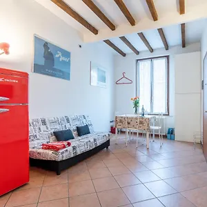 Historic Center 7min From Duomo Appartamento